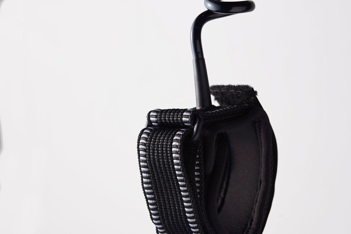 Balin Elbow Coil 7.0mm Bodyboard Leash, close-up of black cuff and black cord connection