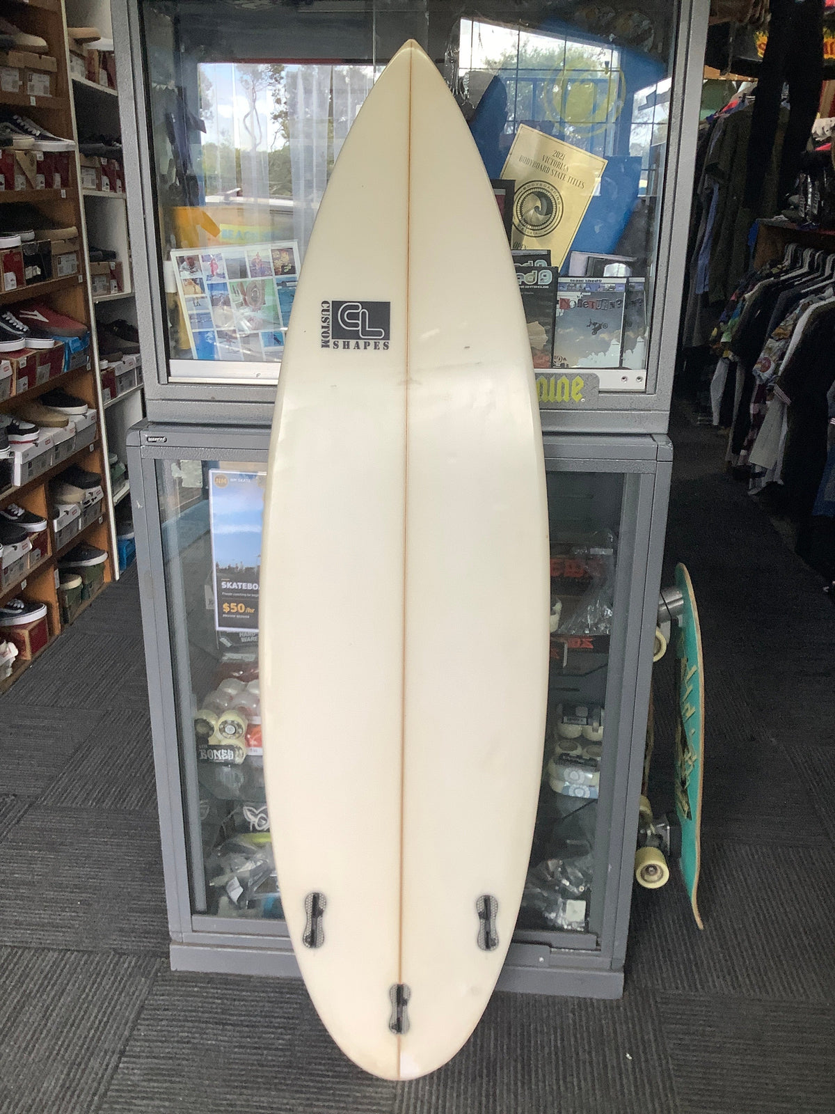 CL Custom Shapes neon stripes second-hand surfboard – bottom