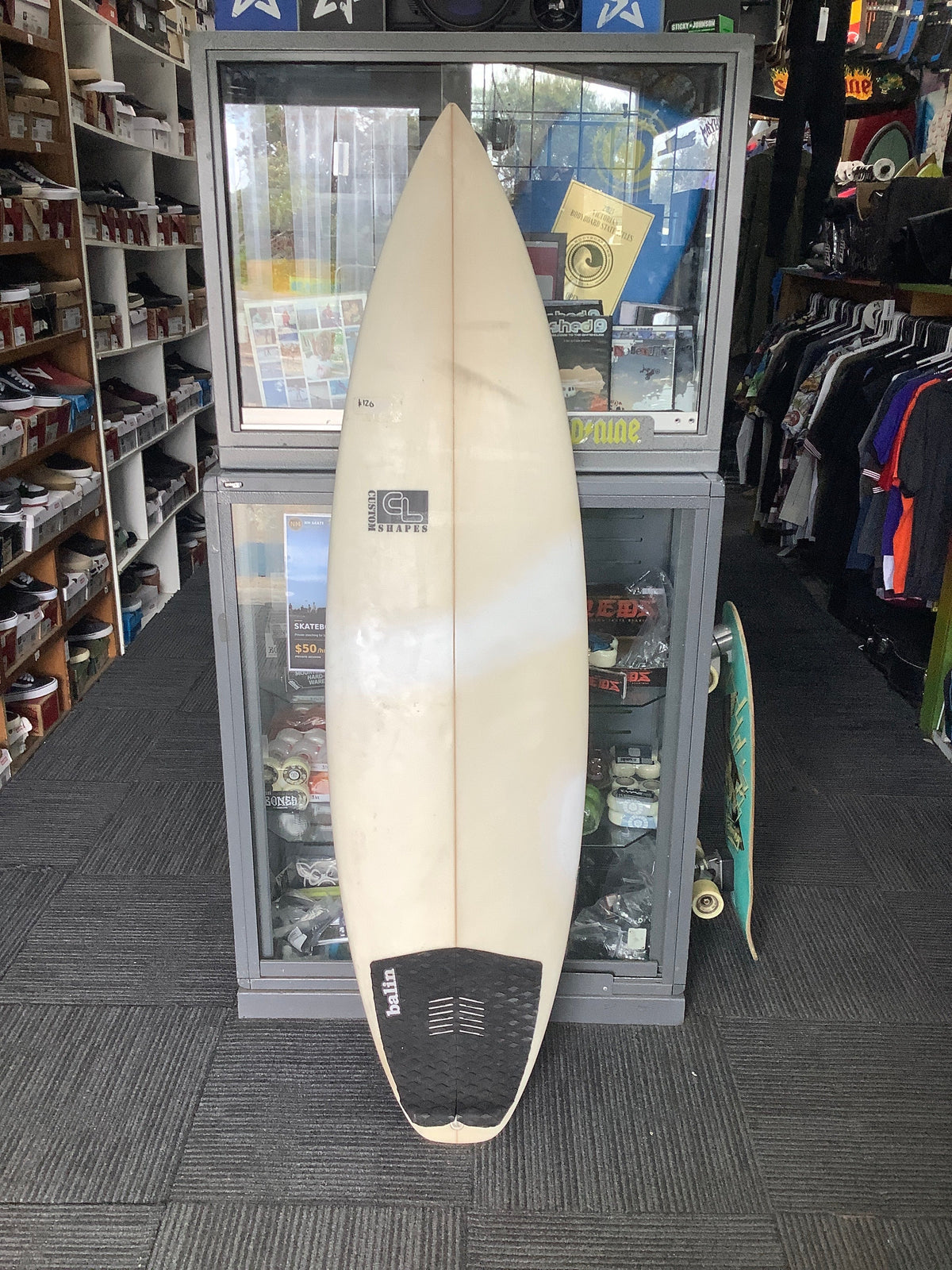 CL Custom Shapes plain second-hand surfboard – deck