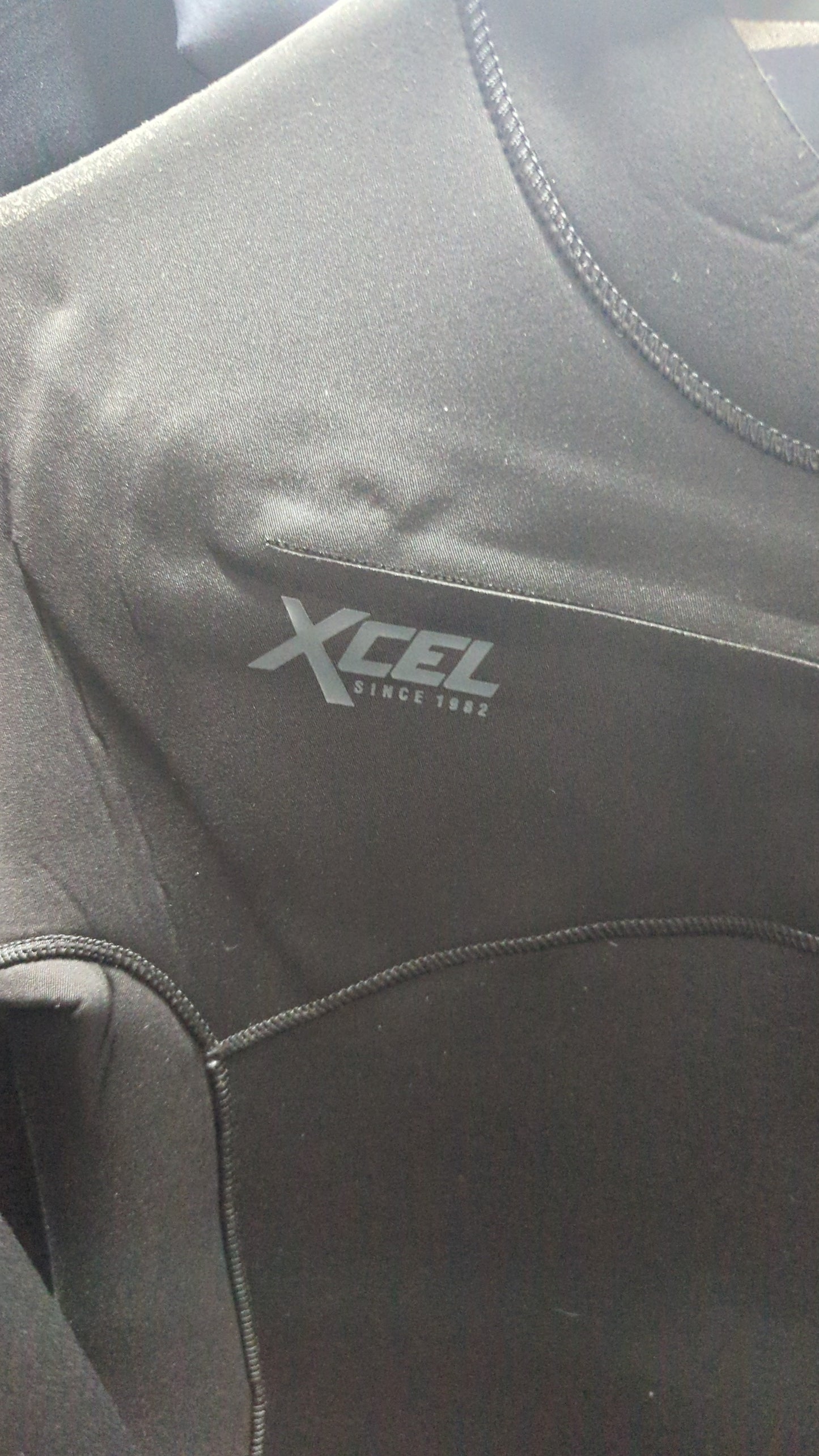 Xcel Men’s Comp 4/3mm Chest Zip Steamer Wetsuit - Black