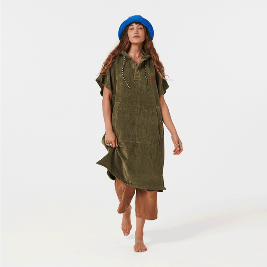 Slowtide The Digs changing poncho in Green, front view