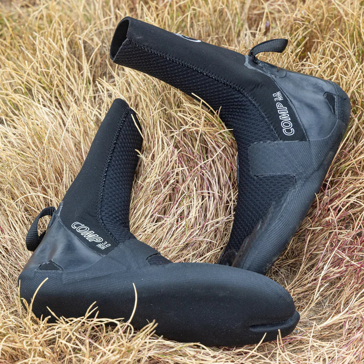 Xcel men’s black 3mm wetsuit boot with split toe design shed nine
